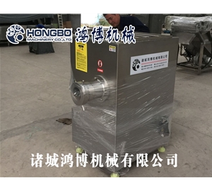 100型絞肉機正在（zài）打包等候發